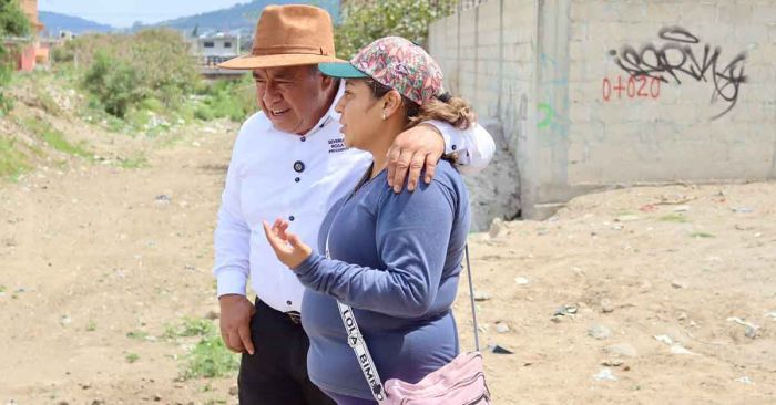Supervisa Severiano de la Rosa adoquinamiento en barrio de San Antonio