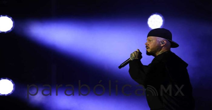 Hace vibrar Residente a 180 mil personas a su concierto en el Z&oacute;calo de CDMX