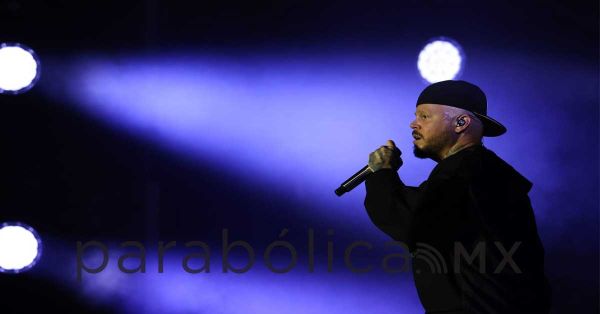 Hace vibrar Residente a 180 mil personas a su concierto en el Z&oacute;calo de CDMX
