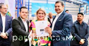 Entrega Economía el Sello &quot;Hecho en México&quot; a los Paneles Solares Tonalli