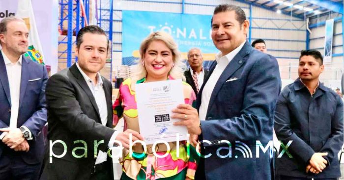 Entrega Economía el Sello "Hecho en México" a los Paneles Solares Tonalli