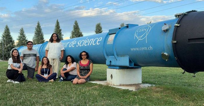 Capacitan a docentes de preparatorias BUAP en el CERN