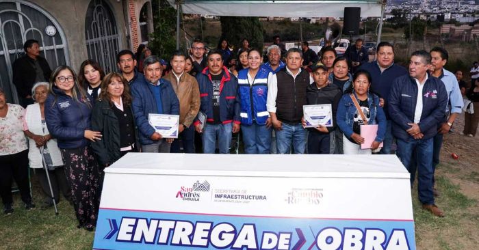 Entrega Lupita Cuautle obras de drenaje y electrificaci&oacute;n en San Antonio Cacalotepec