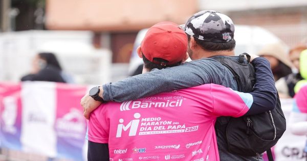 Realizan Medio Marat&oacute;n en SACH para festejar a los pap&aacute;s
