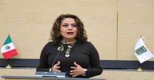 Propone Azucena Rosas gratuidad en estacionamientos para proteger la econom&iacute;a familiar