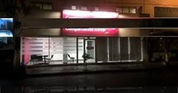 Asaltan a una mujer al salir de Compartamos en Tehuacán