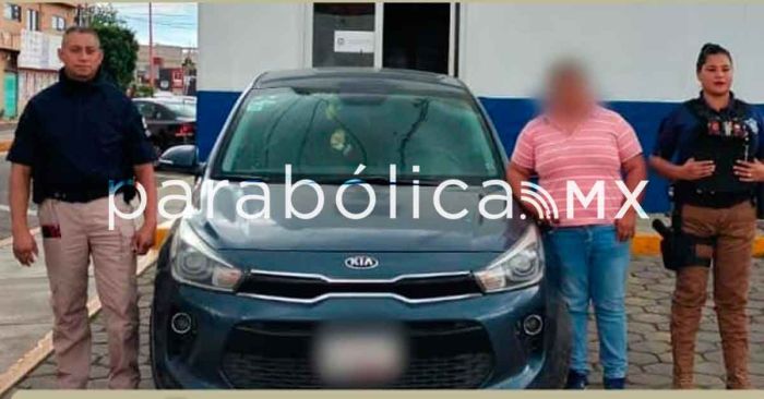 Recupera Policía de San Pedro Cholula vehículo de plataforma en San Juan Tlautla