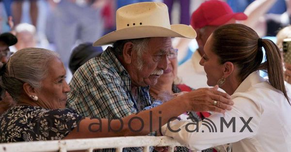 Entrega Sheinbaum escrituras y disminución de créditos hipotecarios en Nayarit
