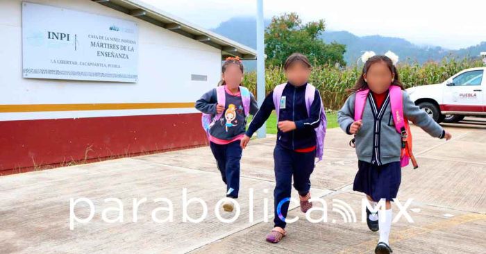 Entrega DIF apoyos en 42 albergues mediante el programa “Todos a la Escuela”*