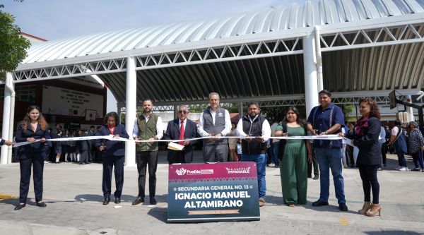 Entrega Pepe Chedraui techado escolar en la Secundaria General No. 13 Ignacio Manuel Altamirano