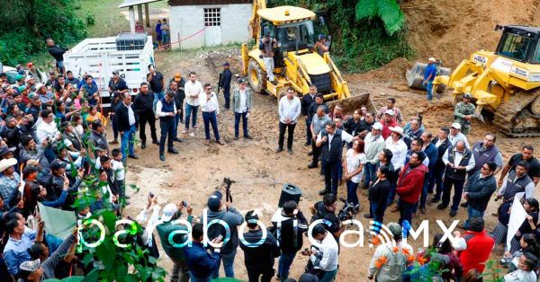 Destaca Armenta apertura de caminos afectados por deslaves en Eloxochitlán