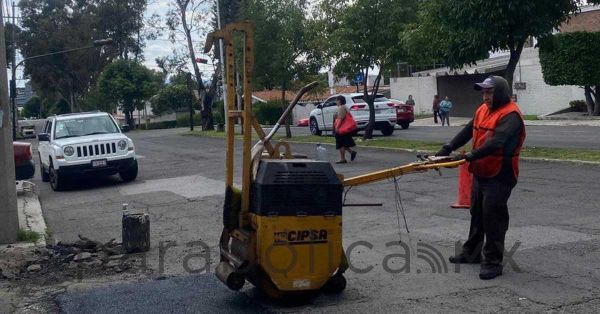 Mejora la seguridad vial la campaña de bacheo en la capital