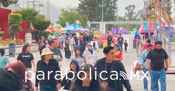 Se vive con lluvia la segunda jornada de la Feria de Puebla