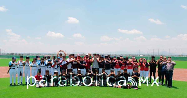 Fue Acatzingo sede de encuentro entre estudiantes y beisbolistas profesionales