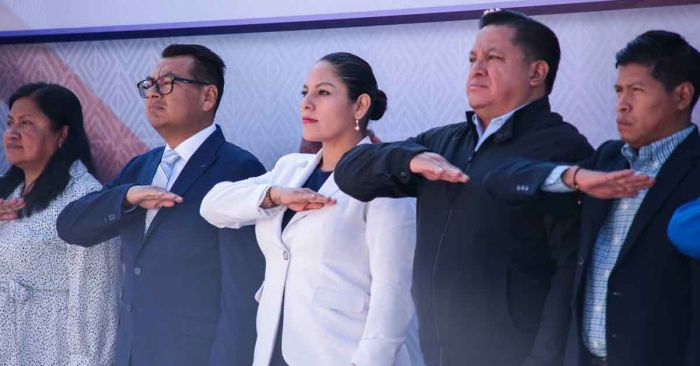 Encabeza Lupita Cuautle ceremonia c&iacute;vica de julio