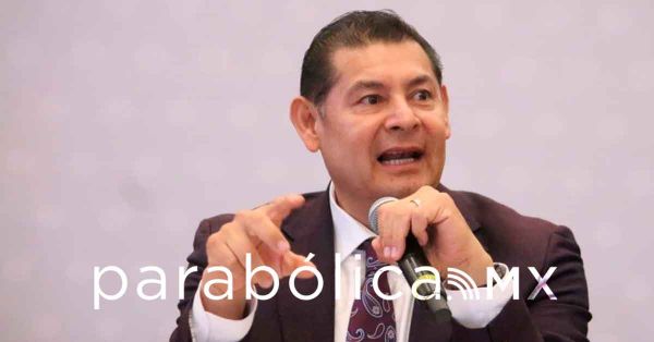 Pide Armenta a Grupo Proyecta donar terrenos para viviendas de Policías