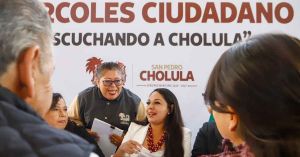 Atiende Tonantzin Fernández a vecinos de San Pedro Cholula en Plaza de la Concordia