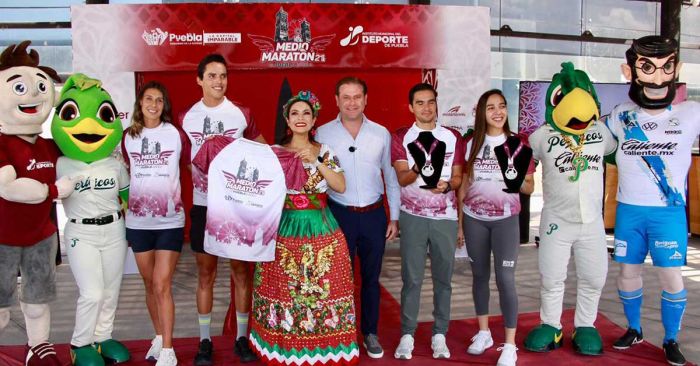 Presentan rutas, playera y medalla del Medio Maratón 21K Puebla 2025