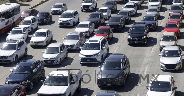 Reportan congestionamiento vial ante regreso a clases