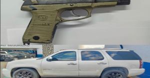 Detienen a un hombre en posesi&oacute;n de arma y camioneta blindada en Tepeojuma