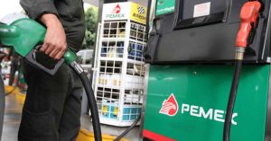 Fijar&aacute;n Sheinbaum y gasolineros tope para la gasolina