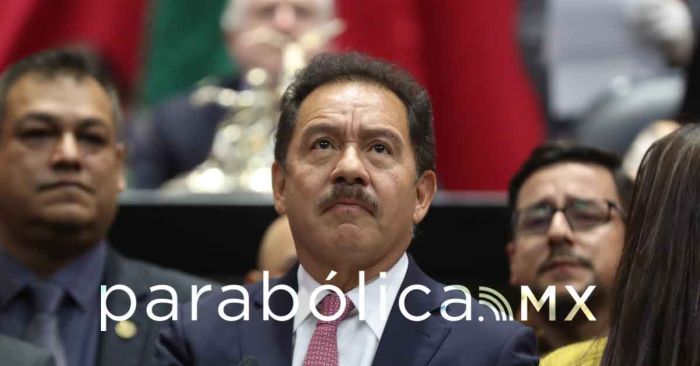 Da Mier la espalda a Noroña ante agresión de Alito