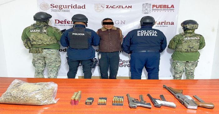 Detienen a &quot;El Rorro&quot; en Zacatlán, llevaba subametralladora, pistolas y cartuchos