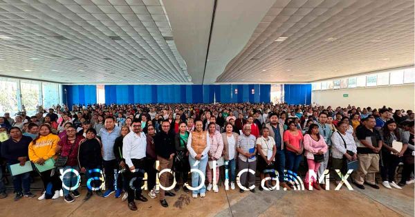 Encabeza Ariadna Ayala nueva entrega de Becas Rita Cetina en Atlixco