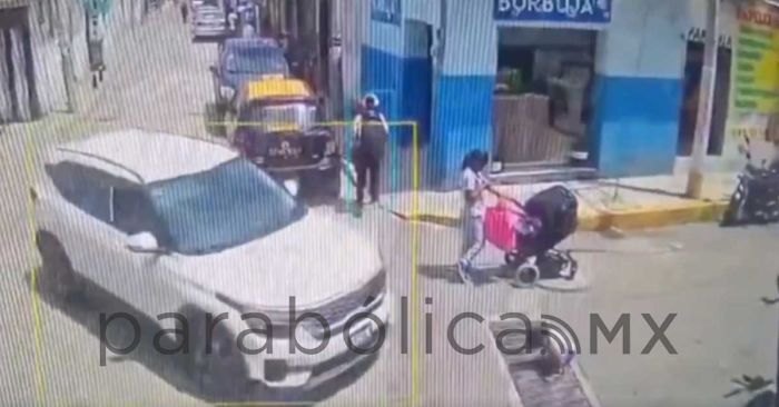 Atropellan a menor en San Jerónimo Caleras; mamá se distrajo con el celular