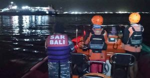 Se hunde ferri con 65 personas a bordo en Bali; hay 4 muertos