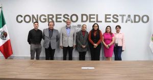 Firma Congreso convenio con la Universidad Xicot&eacute;petl