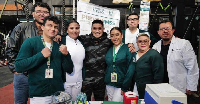 Dedica medico peleador de UFC próximo encuentro a pacientes y personal del IMSS
