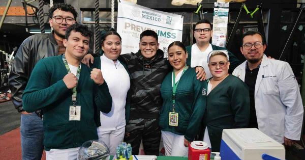 Dedica medico peleador de UFC próximo encuentro a pacientes y personal del IMSS