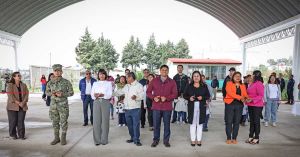 Entrega Omar Mu&ntilde;oz arco techo en preescolar Aquiles Serd&aacute;n