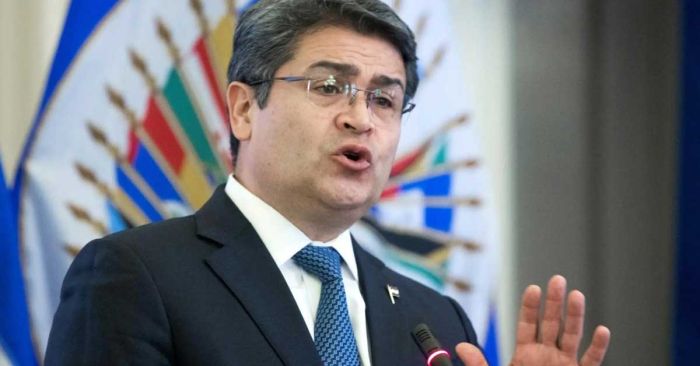 Sale de prisi&oacute;n expresidente de Honduras tras pedir perd&oacute;n a Trump