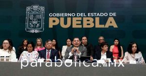 Reconoce Armenta a mezcaleras poblanas