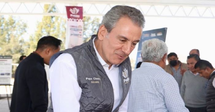 Ofrece Pepe Chedraui apoyos a familiares de policías asesinados