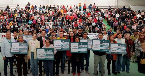 Entrega Juan Manuel Alonso tinacos por programa "Cadena de Viviendas 2025"