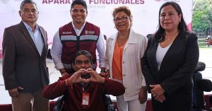 Encabeza Omar Mu&ntilde;oz aparatos funcionales a personas con discapacidad