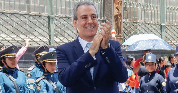 Encabeza Pepe Chedraui exhibición de bandas de guerra
