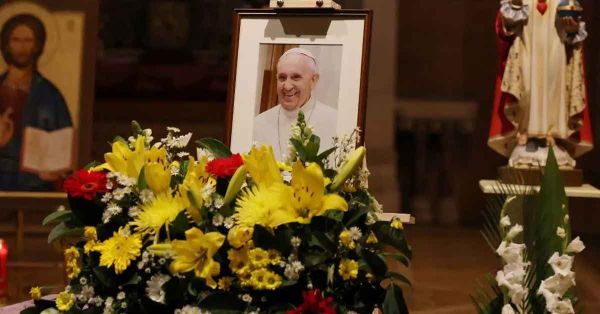 Descarta Sheinbaum asistir al funeral del papa Francisco