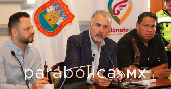 Dialogan regidores del Ayuntamiento de Puebla con el titular de SSC