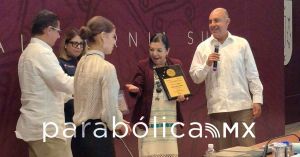 Recibe CECyTE Puebla premio nacional por indicadores educativos sin precedentes