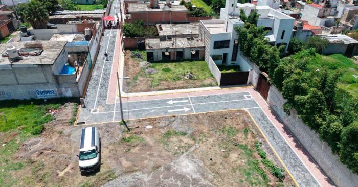 Entrega Omar Mu&ntilde;oz adoquinamiento tras gesti&oacute;n en "Martes Ciudadanos que Transforman"