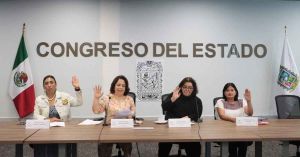 Declara comisión del Congreso improcedentes iniciativas de legislatura pasada