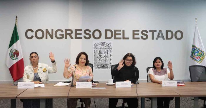 Declara comisión del Congreso improcedentes iniciativas de legislatura pasada