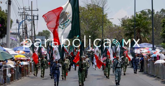 Encabezan Armenta y Sheinbaum el Desfile por el 163 Aniversario de la Batalla de Puebla