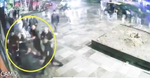 Golpean a jóvenes afuera del bar El Pre ubicado sobre Avenida Juárez