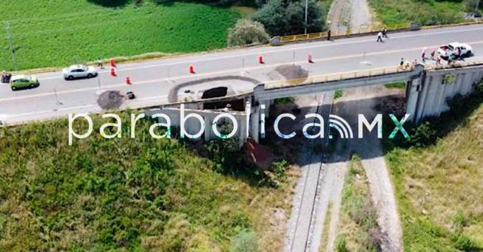 Realiza Infraestructura cierre temporal de acceso al Aeropuerto de Huejotzingo por socav&oacute;n