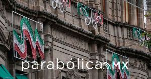 Fiestas Patrias: Instalan adornos conmemorativos al mes de septiembre